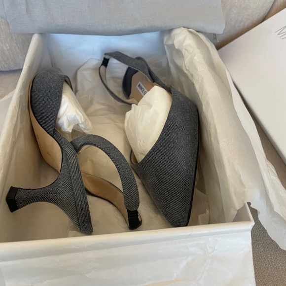 Manolo Blahnik Carolyne Denim Blue Pumps 37 - Picture 10 of 10